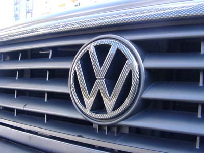 front%20grill%20emblem.jpg