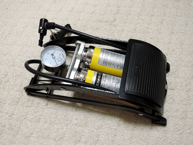 Double cylinder foot air pump with pressure gauge for car tires