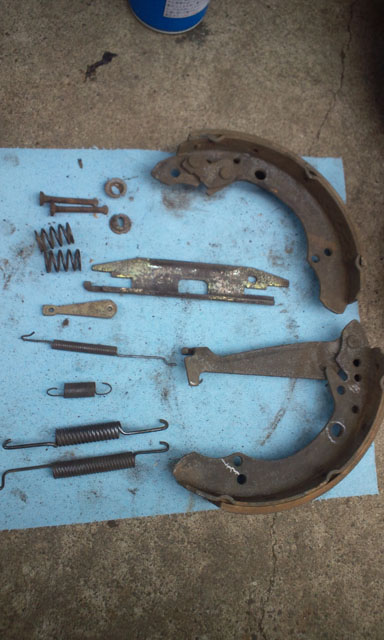 Rear Drums, wheel bearings and Brake shoes for Volkswagen GOLF MK2