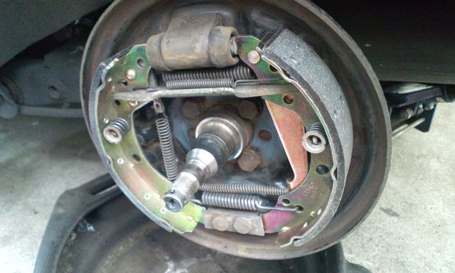 Rear Drums, wheel bearings and Brake shoes for VW GOLF MK2