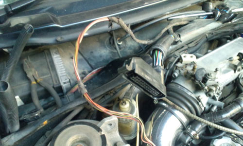 VW GOLF Mk2 Clean up the connector of the ECU and protection of the wiring