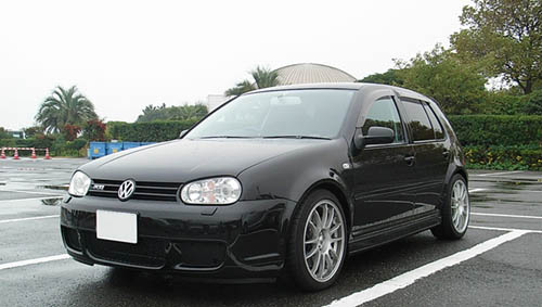 This is Shinashina's Golf Mk4 R32 shinashina's